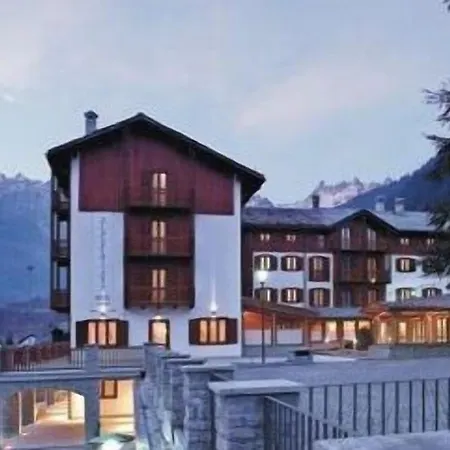 Alpechiara ホテル 4*